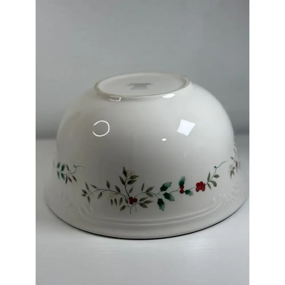 Vintage Pfaltzgraff Winterberry 10in Round Serving Bowl Holly Berry Christmas